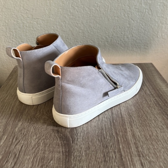 EUC J. Crew High top Sneakers suede - Picture 2 of 5